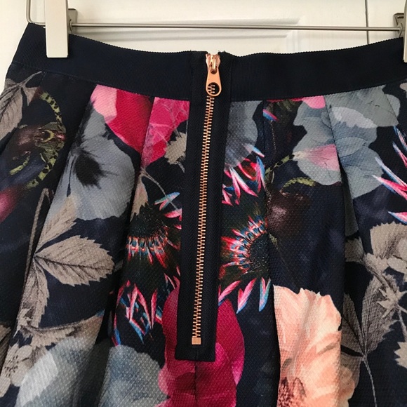 SOLD Ted Baker Poppy Print Floral Skirt - Picture 9 of 11